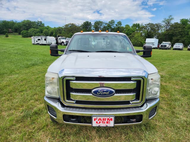 Image of Ford F-350 equipment image 2