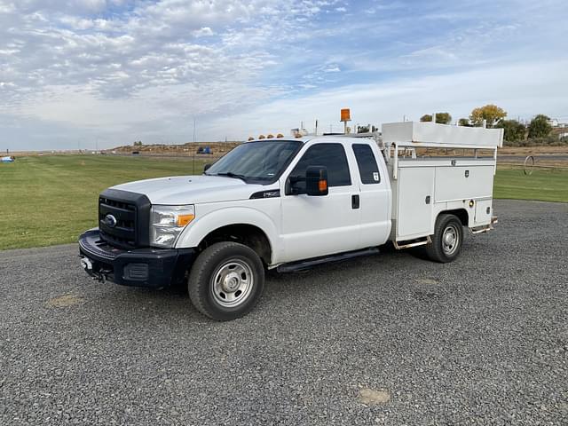 Image of Ford F-350 equipment image 3