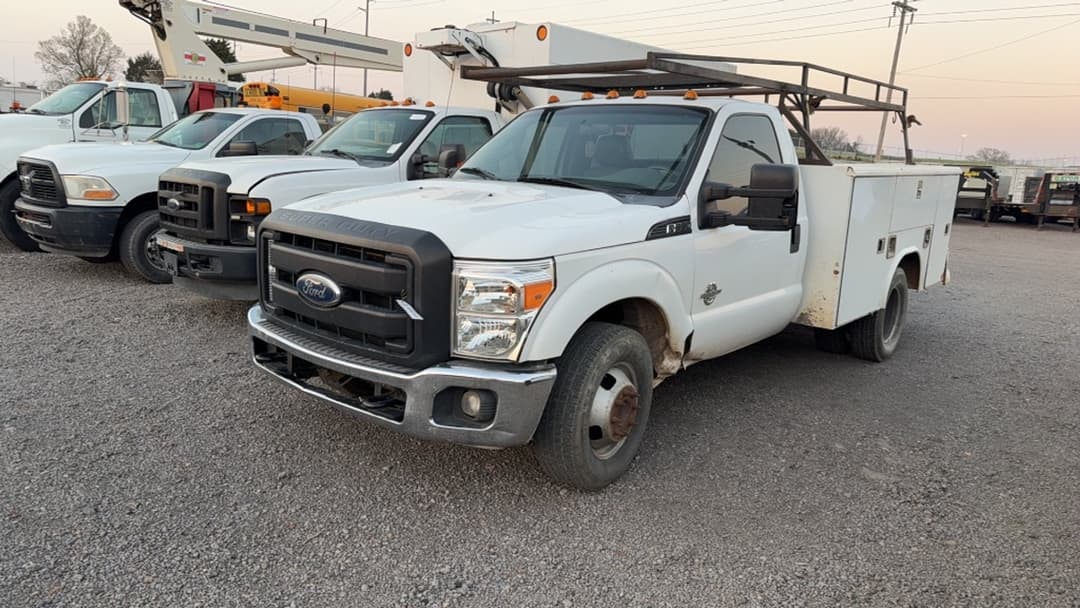 Image of Ford F-350 Primary image