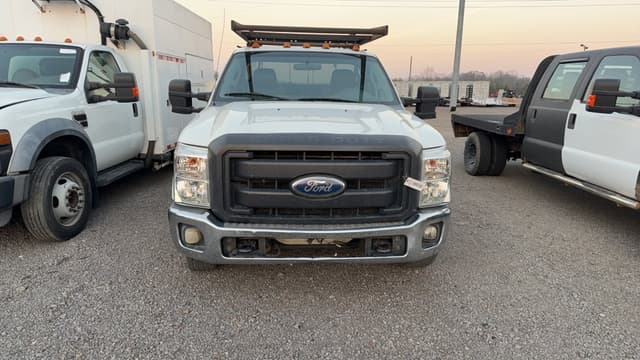 Image of Ford F-350 equipment image 1