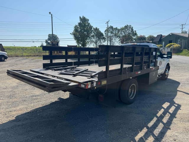 Image of Ford F-350 equipment image 4