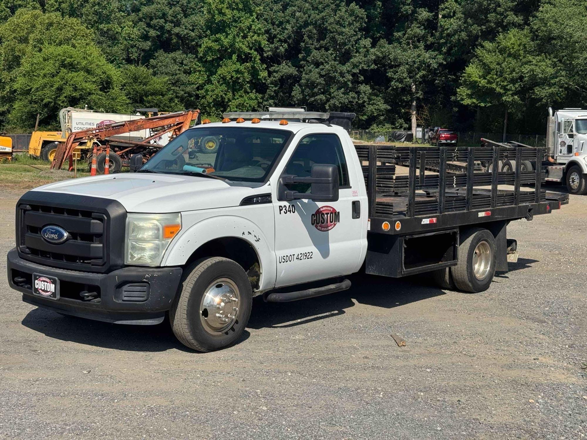 2011 Ford F-350 Equipment Image0