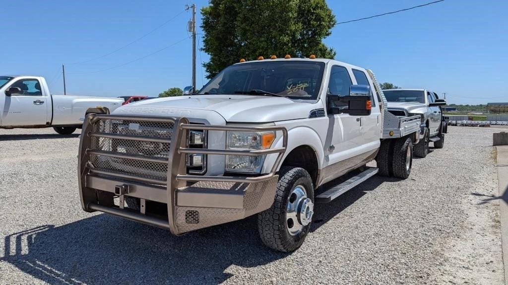 2011 Ford F-350 Equipment Image0