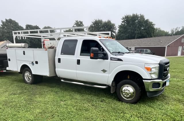 Image of Ford F-350 equipment image 2