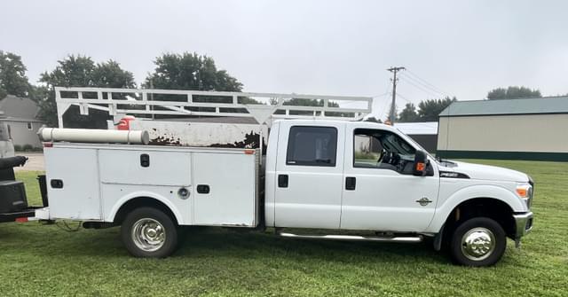 Image of Ford F-350 equipment image 3