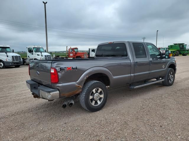 Image of Ford F-350 equipment image 2