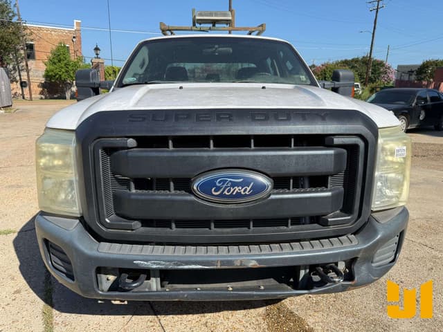 Image of Ford F-350 equipment image 1