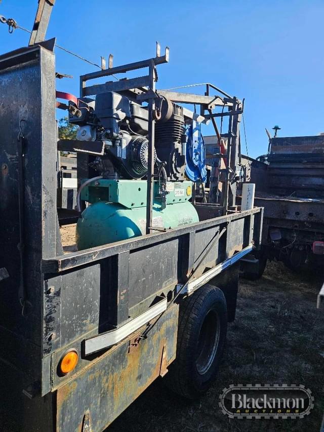 Image of Ford F-350 equipment image 2