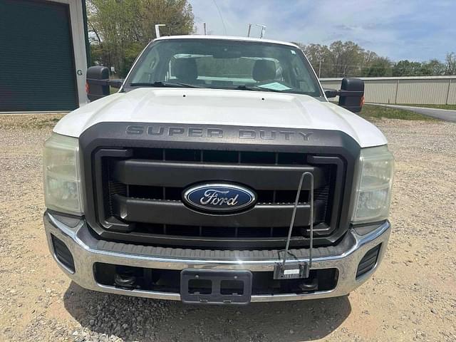 Image of Ford F-350 equipment image 4
