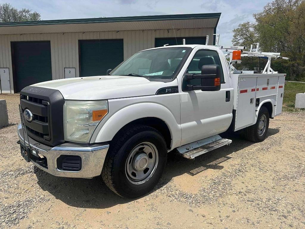 Image of Ford F-350 Primary image