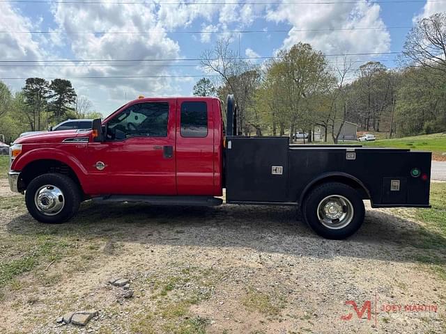 Image of Ford F-350 equipment image 4