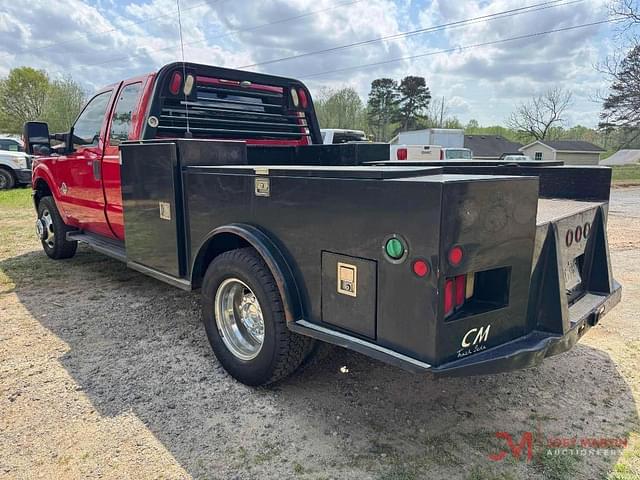 Image of Ford F-350 equipment image 3