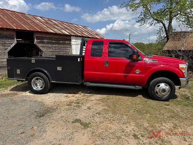 Image of Ford F-350 equipment image 1