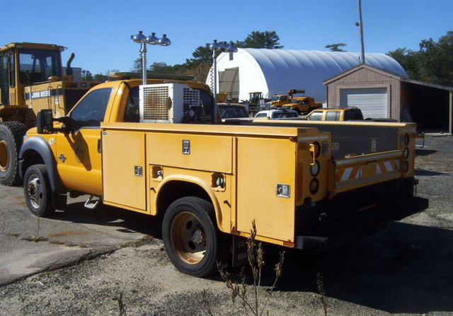 Image of Ford F-450 equipment image 1