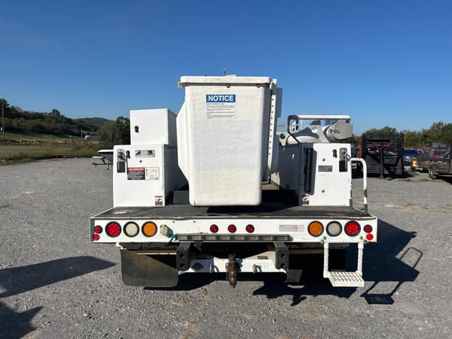Image of Ford F-450 equipment image 2