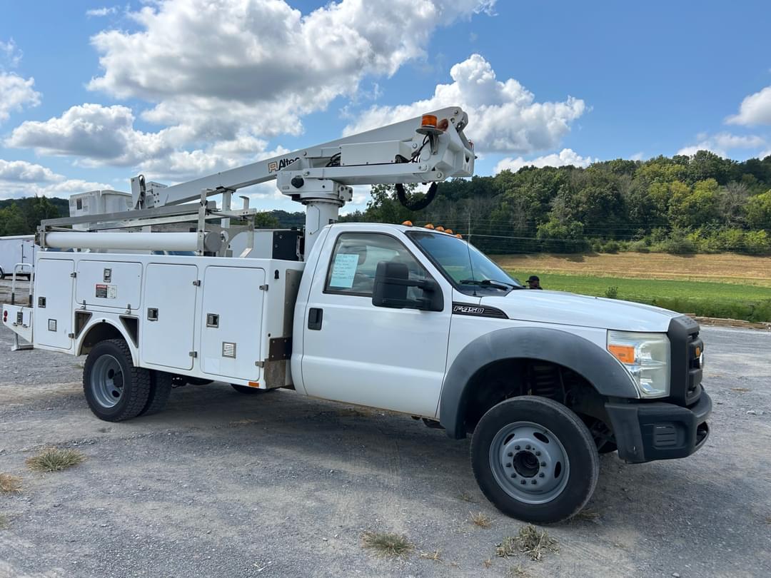 Image of Ford F-450 Primary image