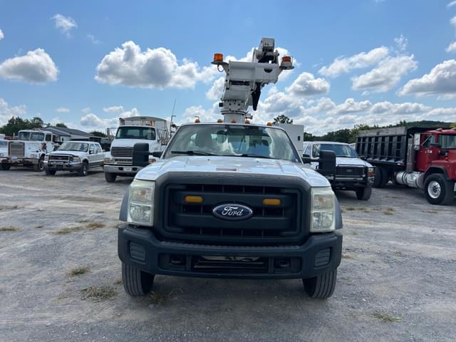 Image of Ford F-450 equipment image 3