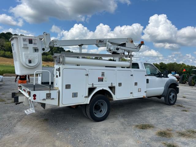 Image of Ford F-450 equipment image 4