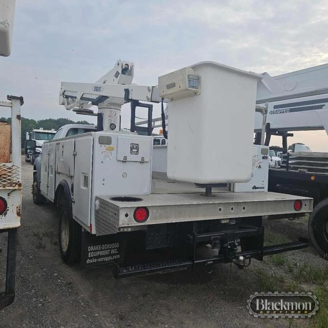 Image of Ford F-450 equipment image 2
