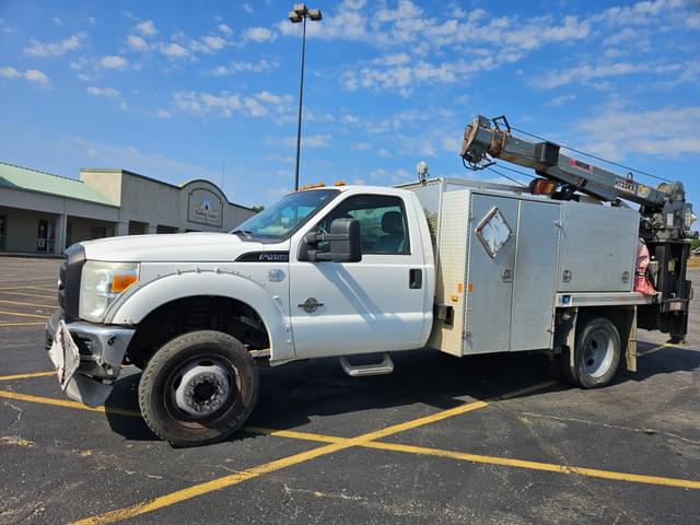 Image of Ford F-450 equipment image 4