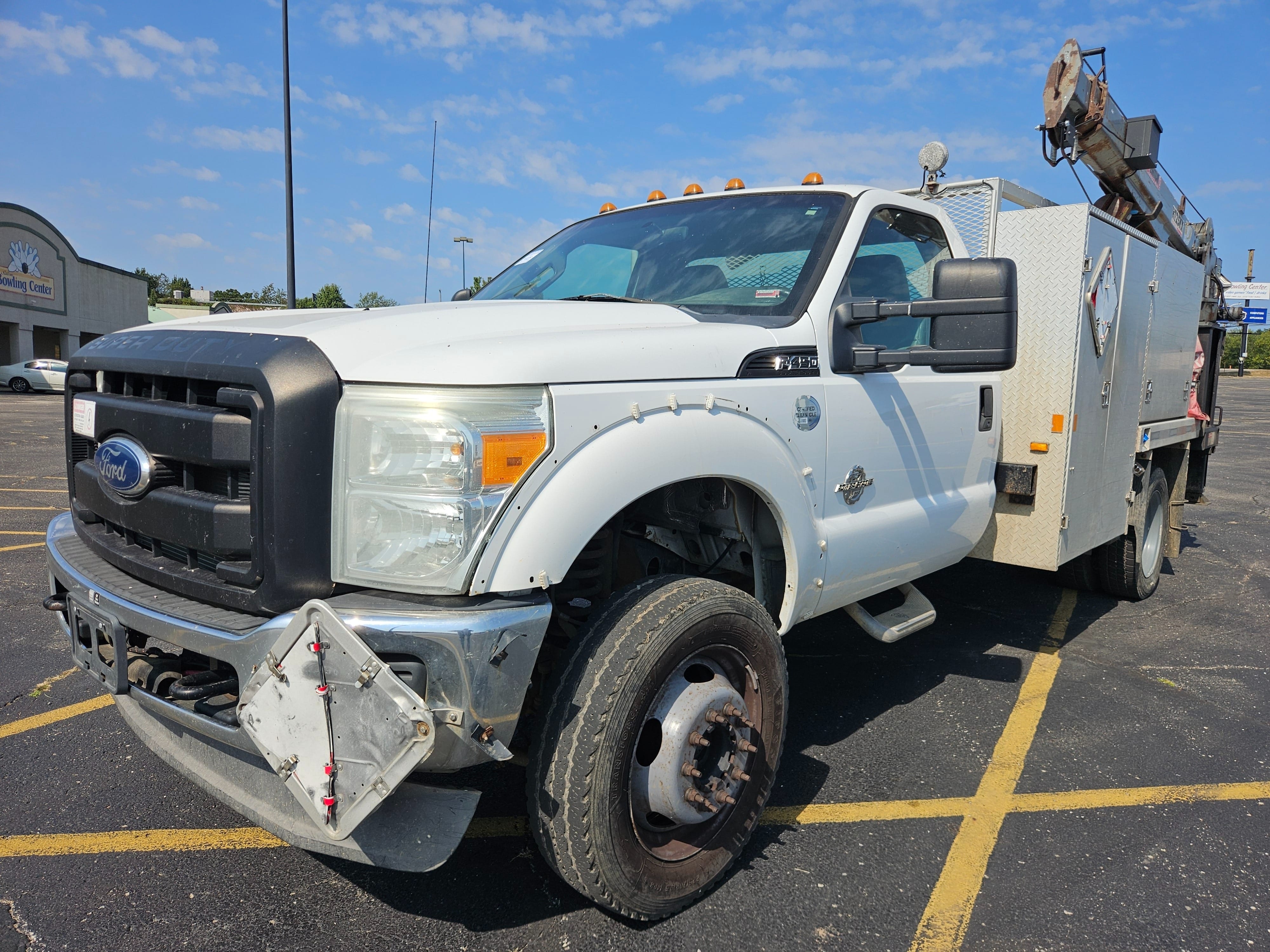 2011 Ford F-450 Equipment Image0