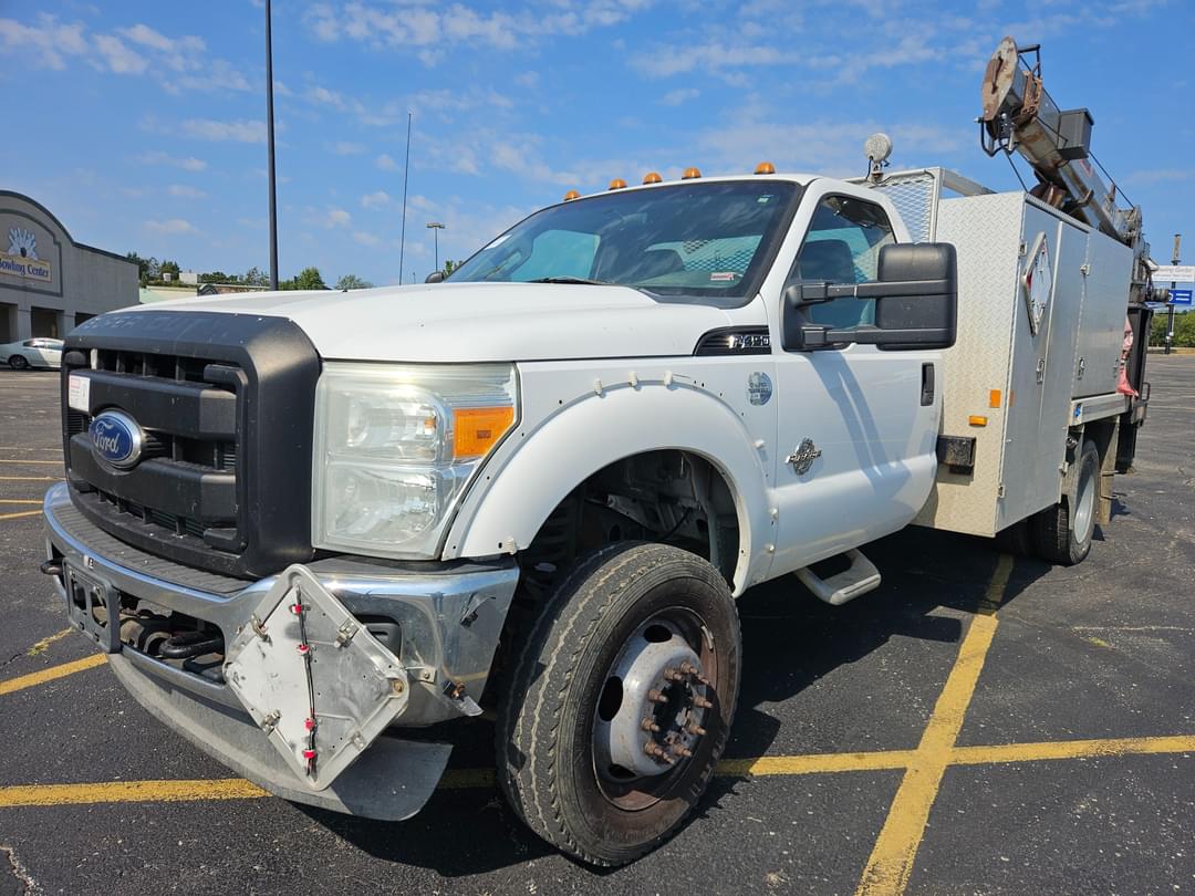 Image of Ford F-450 Primary image