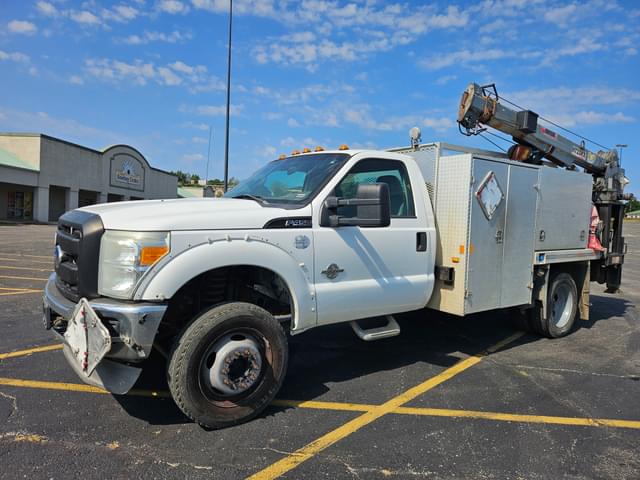 Image of Ford F-450 equipment image 3