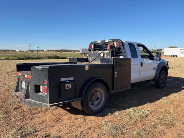 Image of Ford F-450 equipment image 3