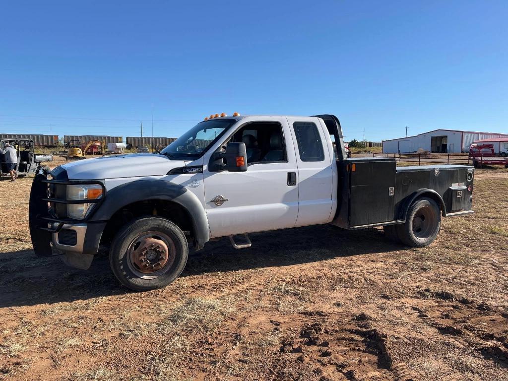 Image of Ford F-450 Primary image