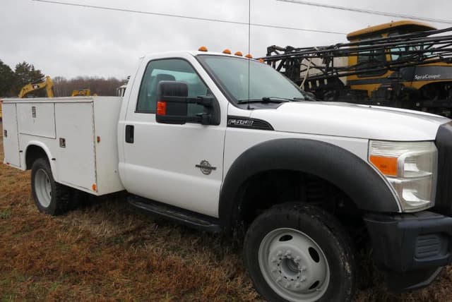 Image of Ford F-450 equipment image 3