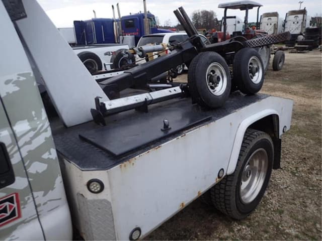 Image of Ford F-450 equipment image 3