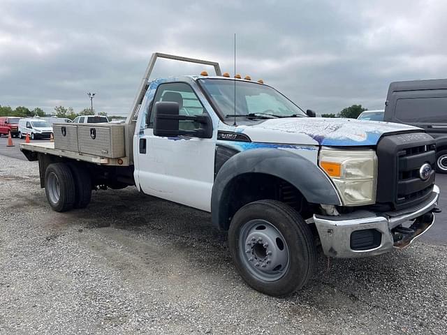 Image of Ford F-450 equipment image 3