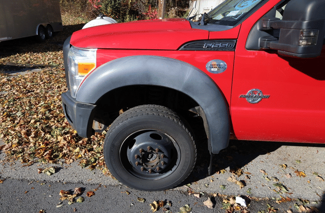 Image of Ford F-550 equipment image 2