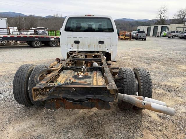 Image of Ford F-550 equipment image 4