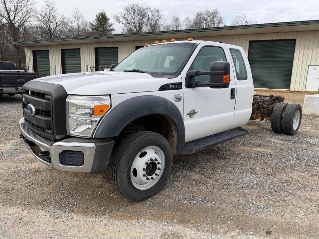 2011 Ford F-550 Equipment Image0