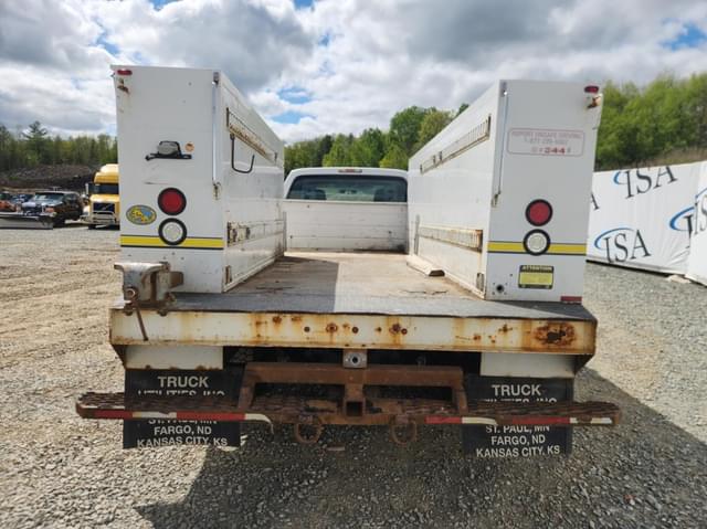 Image of Ford F-550 equipment image 3