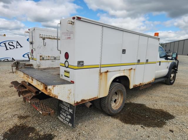 Image of Ford F-550 equipment image 4