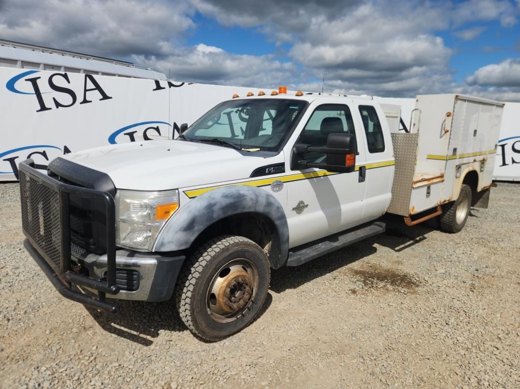 2011 Ford F-550 Equipment Image0