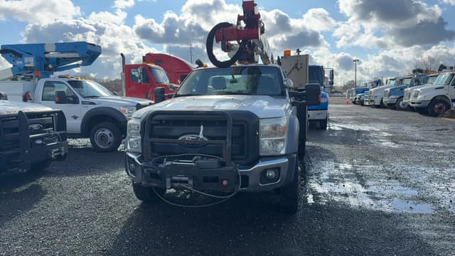 Image of Ford F-550 equipment image 1