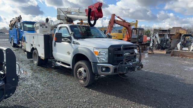 Image of Ford F-550 equipment image 2