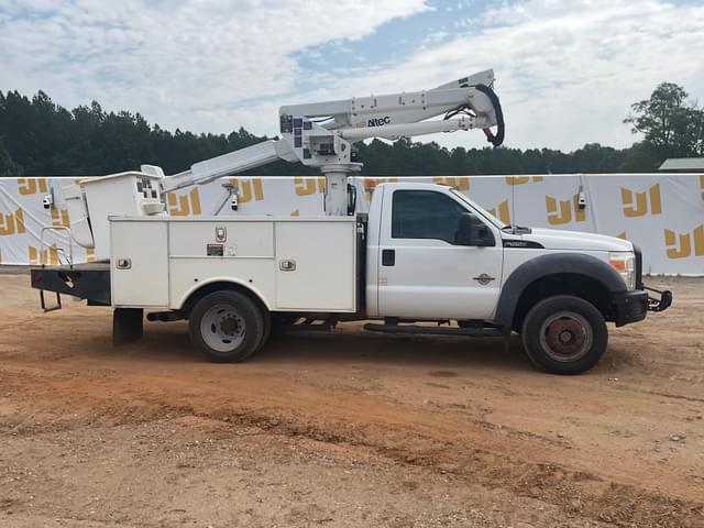 Image of Ford F-550 equipment image 3