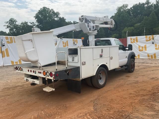 Image of Ford F-550 equipment image 4