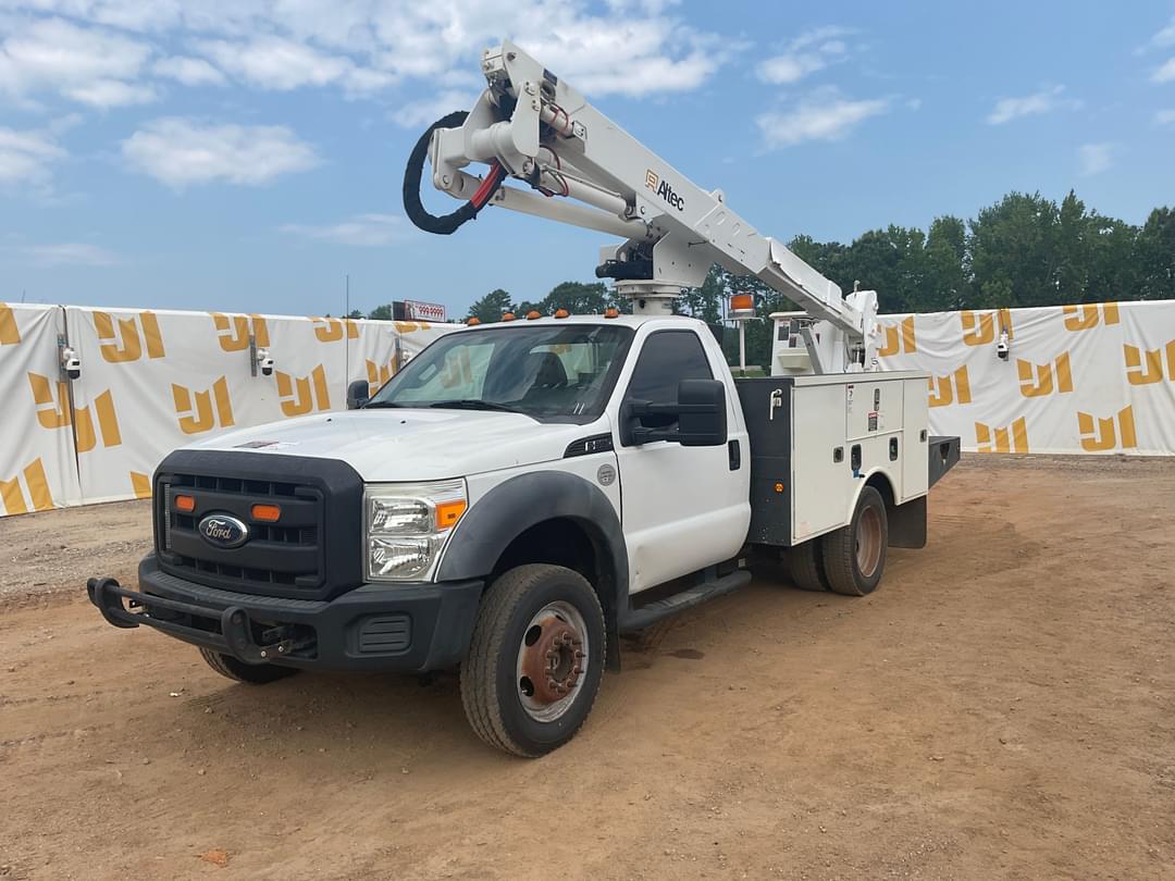 Image of Ford F-550 Primary image
