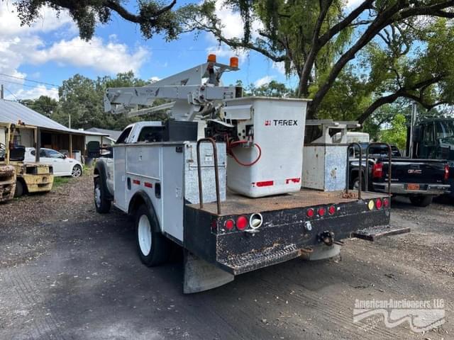Image of Ford F-550 equipment image 3