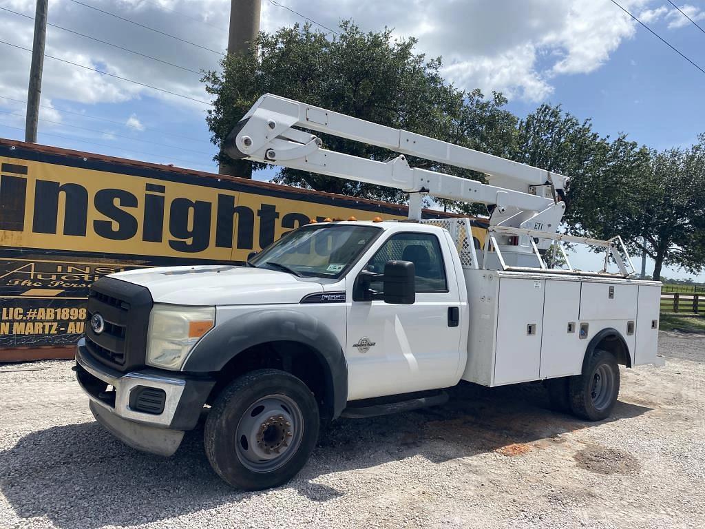 Image of Ford F-550 Primary image