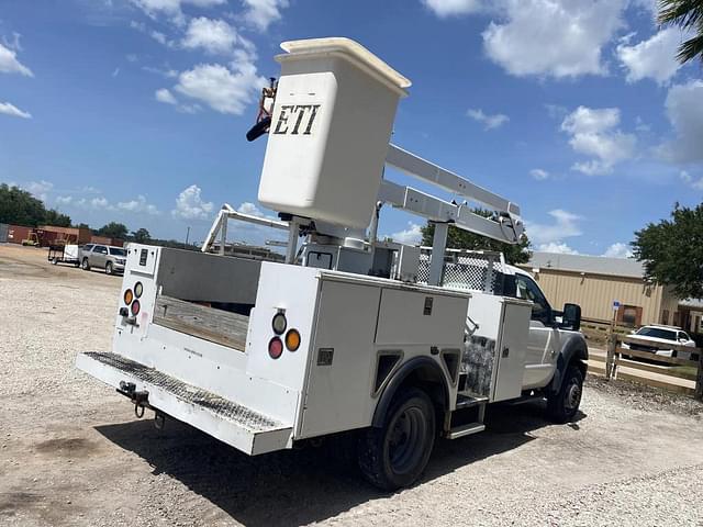 Image of Ford F-550 equipment image 2