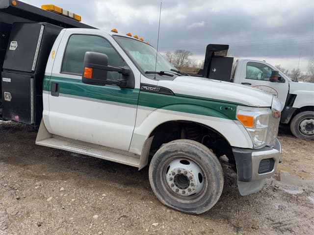 Image of Ford F-550 equipment image 4