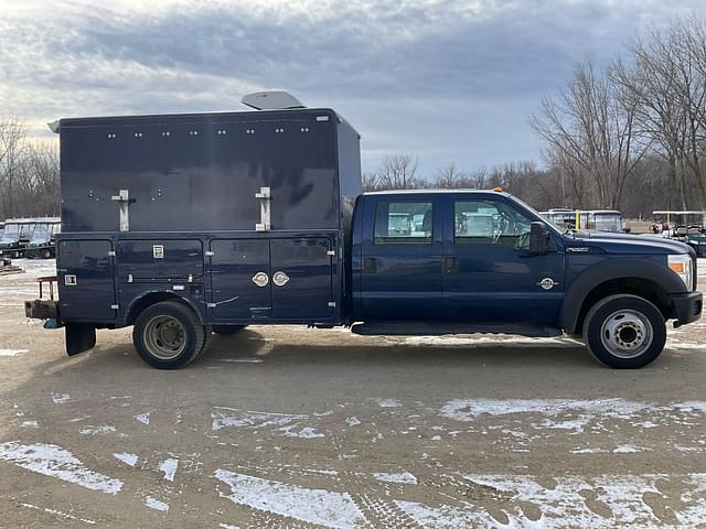 Image of Ford F-550 equipment image 3