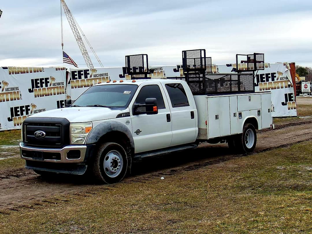 Image of Ford F-550 Primary image