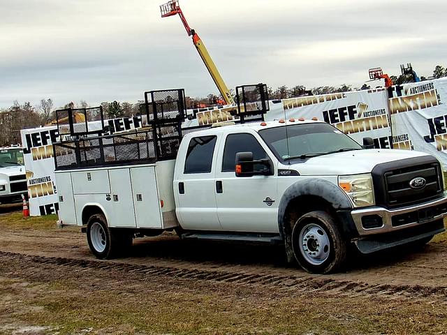 Image of Ford F-550 equipment image 2